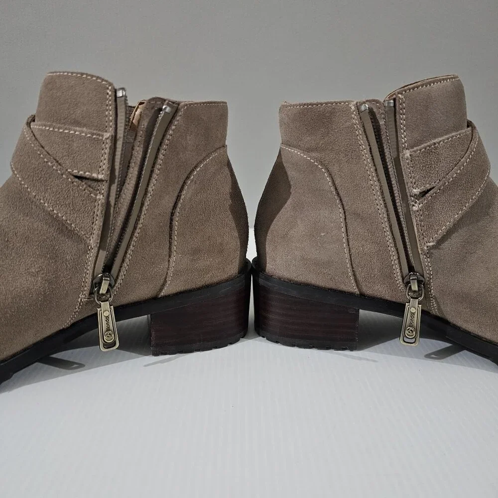 Blondo Shanna Waterproof Moto Ankle Boot Womens 7.5 Taupe Suede Buckle Fall NEW
